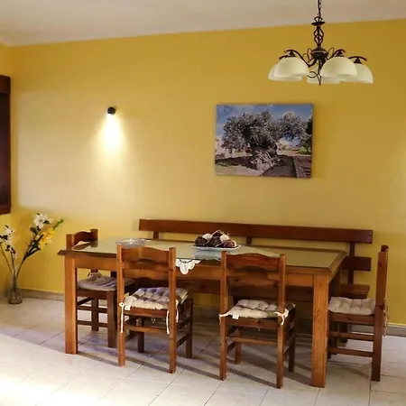 Nikolas View House בית נופש