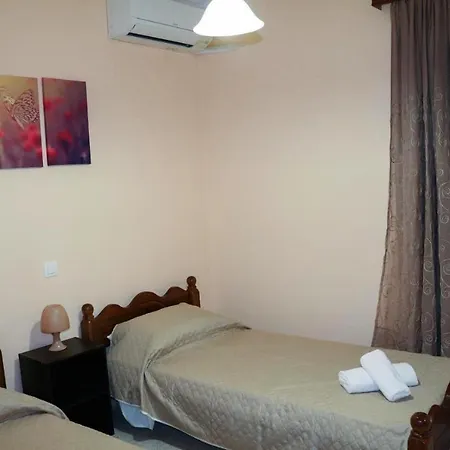 Nikolas View House בית נופש
